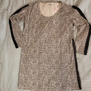 Medium Victoria's Secret long-sleeved nightshirt